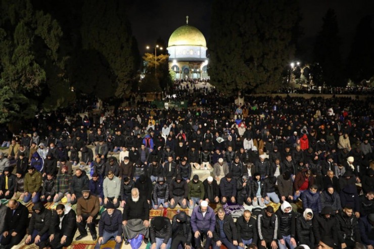 أوقاف القدس: 150 ألف مصل يؤدون العشاء والتراويح في المسجد الأقصى 