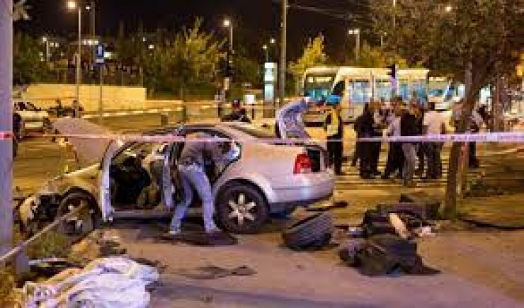 الخليل: إصابة 3 إسرائيليين في عملية دهس والمنفذ من الأمن الوطني 