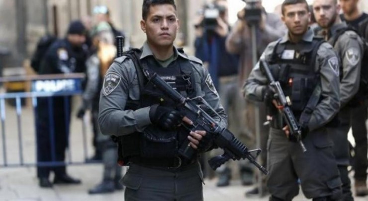 سلطات الاحتلال تفرض الحبس المنزلي على شاب من القدس