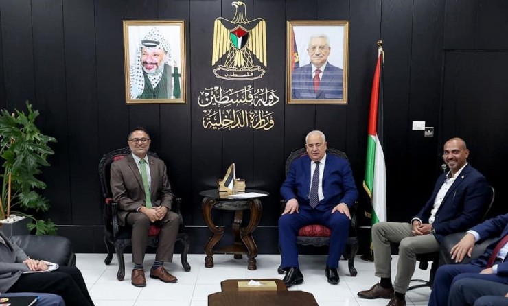 تفاصيل لقاء وزير الداخلية مع ممثل كندا لدى فلسطين 