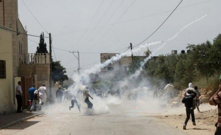 قلقيلية: إصابات خلال قمع الاحتلال مسيرة في كفر قدوم