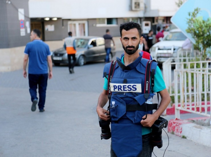غزة: التجمّع الصحفي الديمقراطي يستهجن احتجاز الزميل عبد الحكيم أبو رياش من عناصر أمن الأونروا
