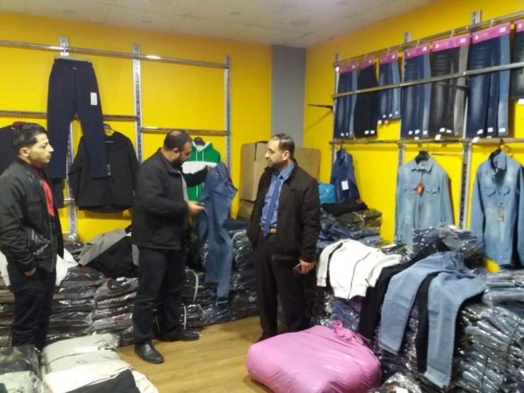 اقتصاد غزة تطالب نقابة الألبسة الإعلان عن الأسعار والاكتفاء بالربح القليل