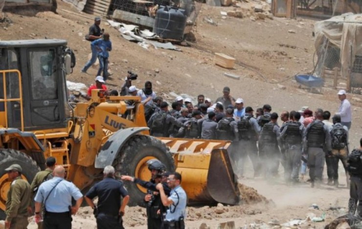 القدس: الاحتلال يعتزم المطالبة برد التماس بشأن إخلاء الخان الأحمر