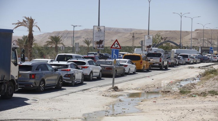 الاحتلال يواصل حصار أريحا من عدة جهات لليوم الرابع على التوالي