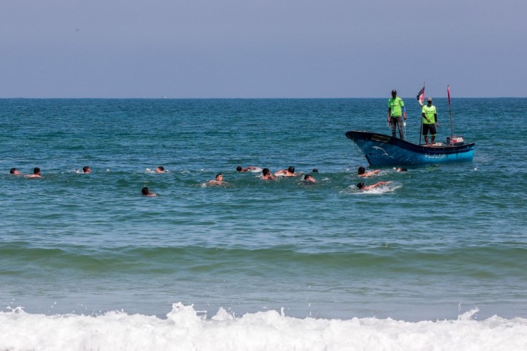 الحكم المحلي بغزة تجري اختبارات لاختيار المنقذين البحريين