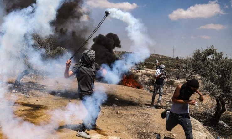 الأغوار: إصابات جراء قمع الاحتلال مظاهرة منددة باعتداءات المستوطنين قرب عين البيضا