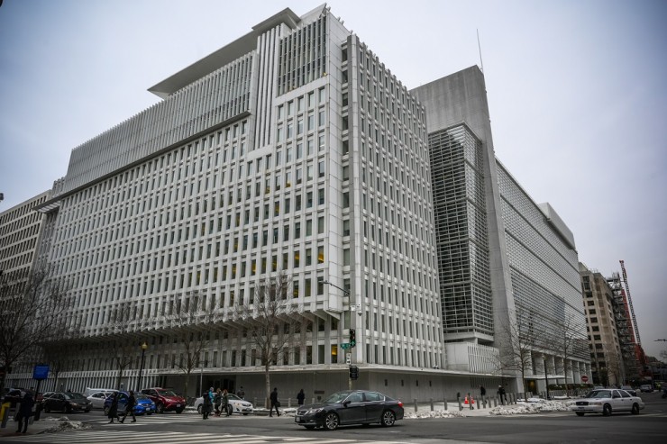 البنك الدولي: القيود الإسرائيلية قد تبدد تحسن المالية العامة الفلسطينية