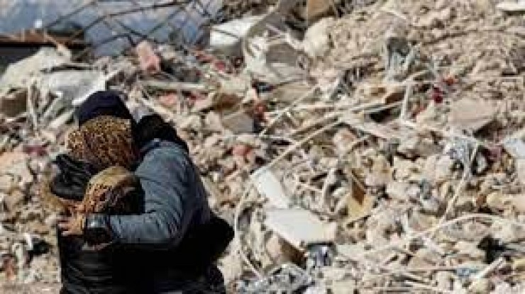 سفير فلسطين لدى سوريا يسلّم ممثل الحكومة السورية 9600 طرد غذائي للمتضررين من الزلزال