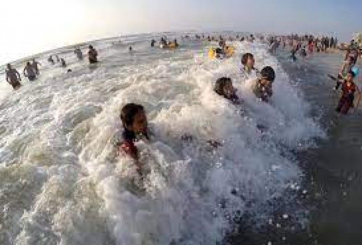 بلدية غزة: موسم الاصطياف والسباحة على شاطئ البحر لم يبدأ بعد وكذلك عمل المنقذين
