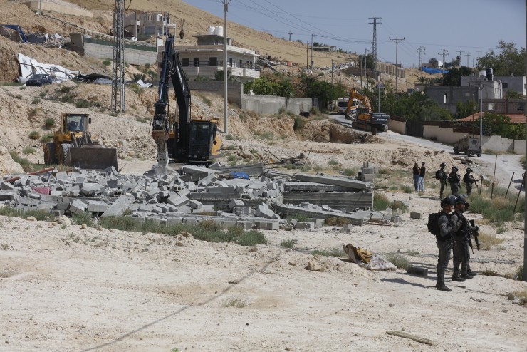 أريحا: قوات الاحتلال تهدم 3 منازل في الديوك التحتا 