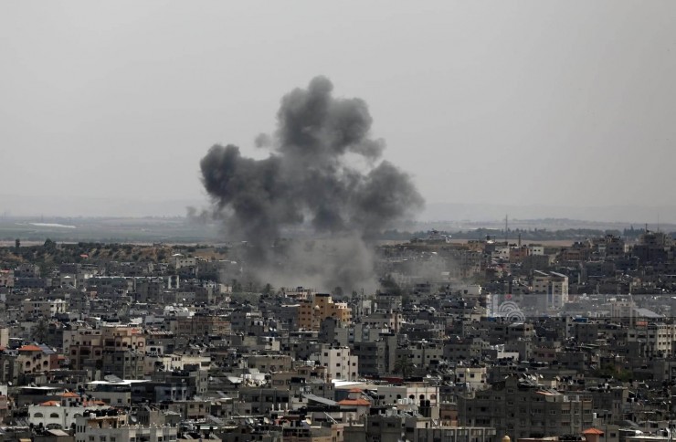 محدث- الاحتلال يواصل قصف غزة لليوم الرابع وارتفاع عدد الشهداء إلى 33