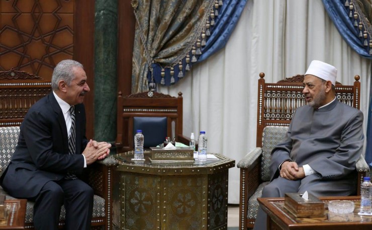  رئيس الوزراء يلتقي شيخ الأزهر ويشيد بمواقفه الداعمة لفلسطين