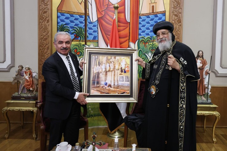 اشتية يلتقي قداسة بابا الإسكندرية وبطريرك الكنيسة القبطية الارثوذكسية