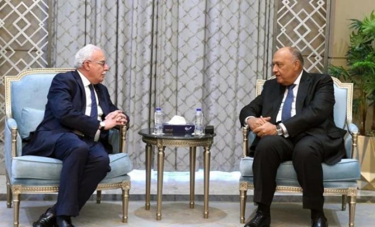وزير الخارجية الفلسطيني يلتقي مع نظيره المصري في القاهرة