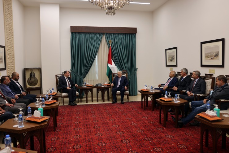 تفاصيل لقاء الرئيس عباس مع رؤساء الأندية الأردنية المشاركة في بطولة القدس والكرامة