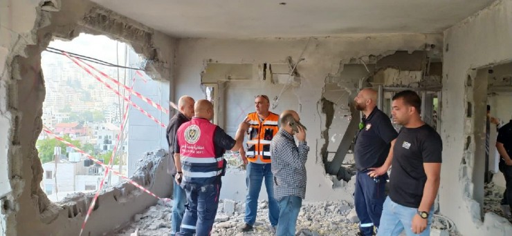 بالصور: الاحتلال الإسرائيلي يفجر منزل عائلة الأسير أسامة الطويل في نابلس