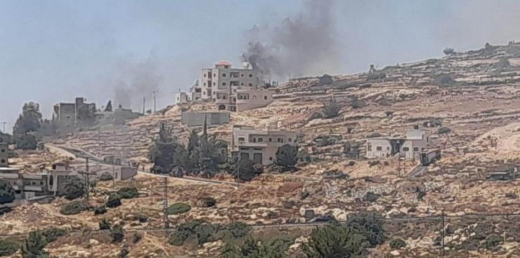 مستوطنون يهاجمون المواطنين في أم صفا ويطلقون النار صوب طاقم تلفزيون فلسطين برام الله