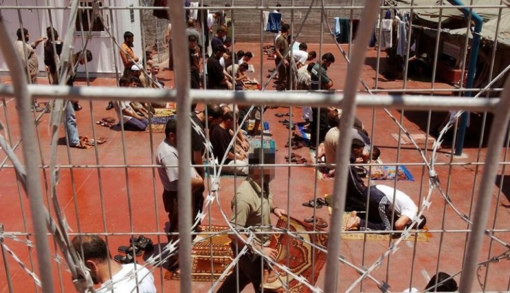 3 معتقلين إداريين من محافظة الخليل يواصلون إضرابهم المفتوح عن الطعام لليوم الـ 11