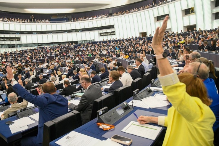 خلال جلسته العامة...البرلمان الأوروبي يؤكد دعمه لحل الدولتين ويدعو للاعتراف بالدولة الفلسطينية