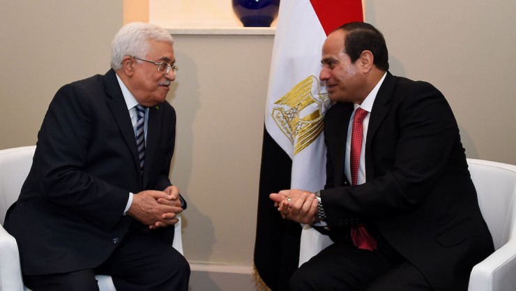 الرئيس عباس يهنئ نظيره المصري بذكرى ثورة يوليو
