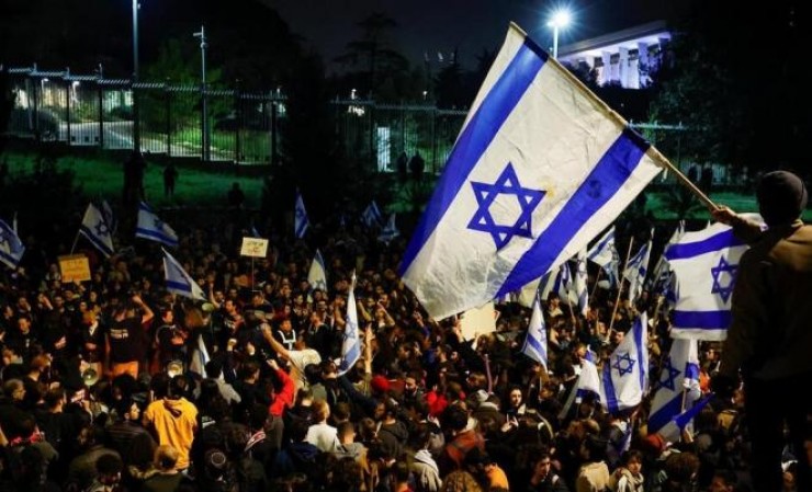 مئات الآلاف يتظاهرون في إسرائيل