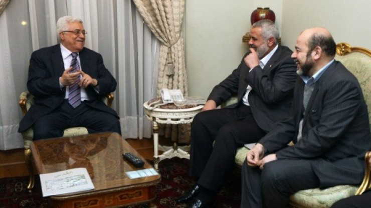 الرئيس عباس يلتقي وفداً من حماس في تركيا اليوم
