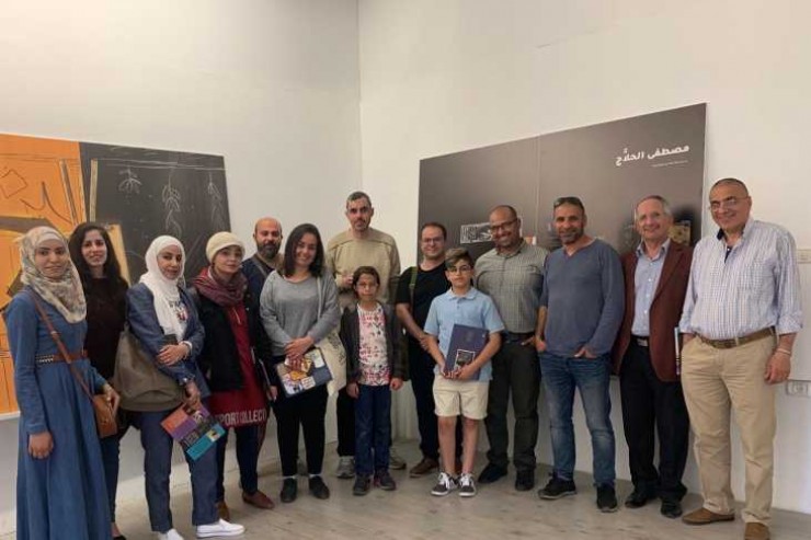 افتتاح معرض حكايات فلسطينية للفن التشكيلي في بلدة دورا 