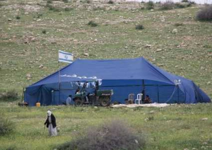 مستوطنون ينصبون خيمة جنوب نابلس