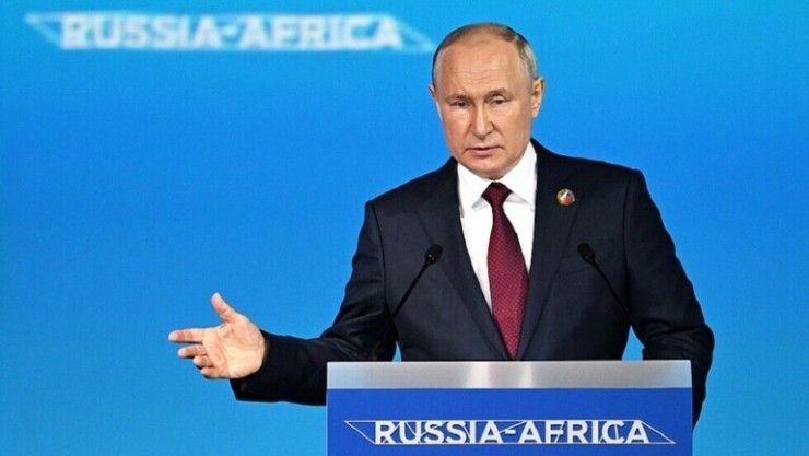 بوتين: تم اتخاذ موقف موحد بالقمة الإفريقية الروسية على تحدي النظام الاستعماري ومحاولات القضاء على القيم