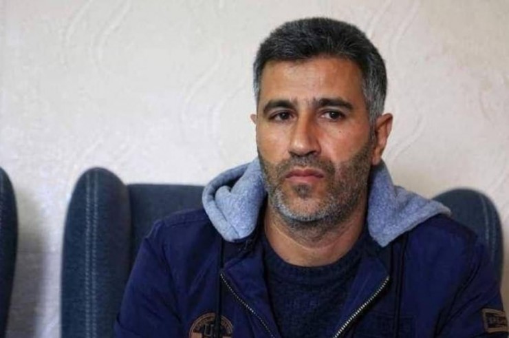 المعتقل الإداري عمر كميل يعلّق إضرابه عن الطعام