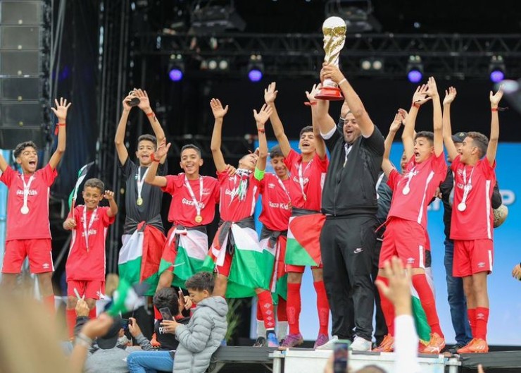 أوسلو: فوز فريق أطفال غزة ببطولة النرويج الدولية لكرة القدم 