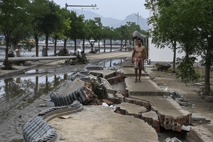 10 قتلى على الأقل في فيضانات منطقة متاخمة لبكين