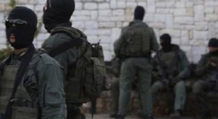 قوة إسرائيلية خاصة تختطف شابا من مكان عمله في رام الله