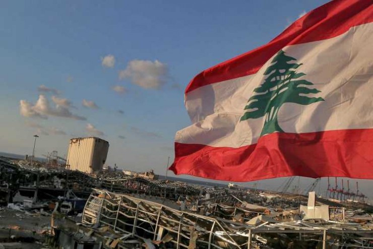 استهداف سيارة وزير الدفاع اللبناني في منطقة جسر الباشا ببيروت 