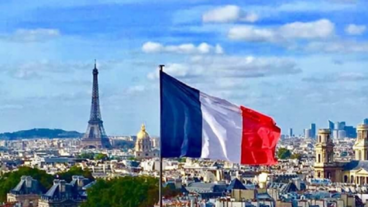 إخلاء برج إيفل في باريس إثر إنذار أمني