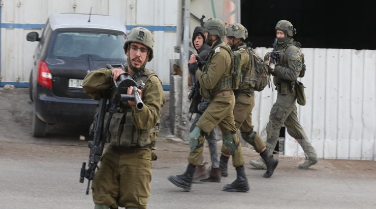 بالأسماء...الاحتلال يعتقل 19 مواطنا من الضفة وقطاع غزة