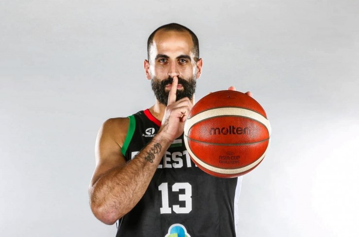 الرياضي يضم نجم كرة السلة الفلسطينية سني سكاكيني