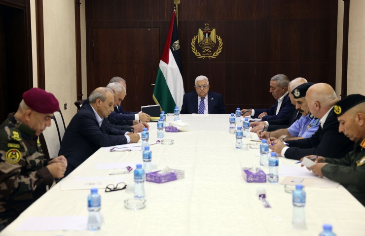 الرئيس عباس يجتمع بقادة الأجهزة الأمنية (تفاصيل) 