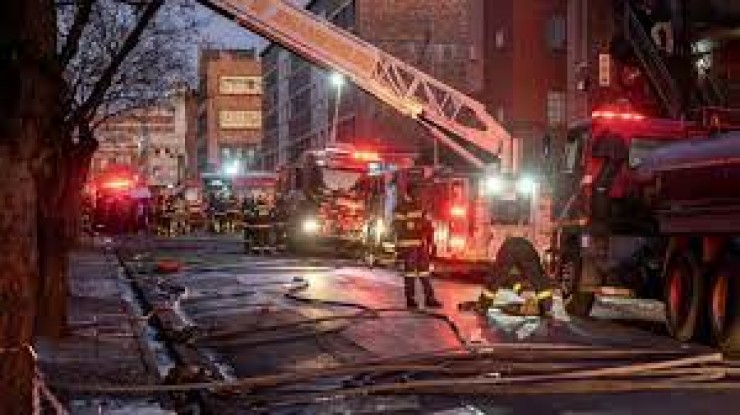 ضحايا حريق جوهانسبرغ يرتفع إلى 73 شخصا