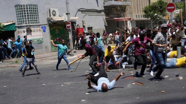 160مصابا إثر اشتباكات عنيفة بين الإرتريين والشرطة الإسرائيلية 