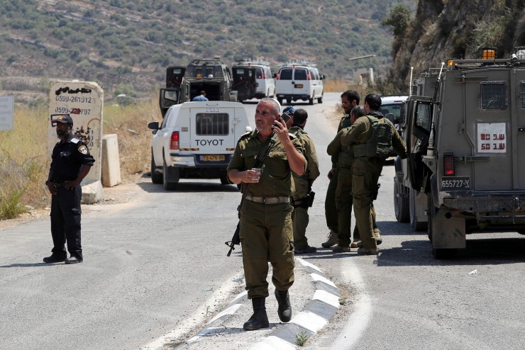 قوات الاحتلال تشدد من إجراءاتها العسكرية شمال أريحا