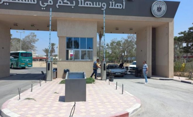مالية غزة تركب بوابات الكترونية عند بوابة معبر رفح البري