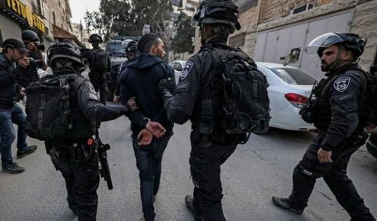 قوات الاحتلال تعتقل ثلاثة مواطنين من بيت فوريك شرق نابلس