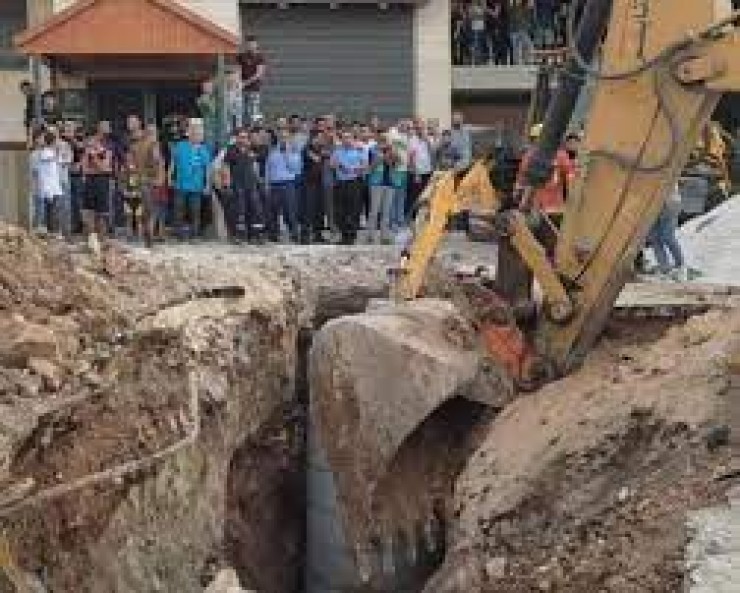 الحكم المحلي تقبل استقالة مجلس بلدية نابلس على خلفية وفاة عاملين بانهيار تربة