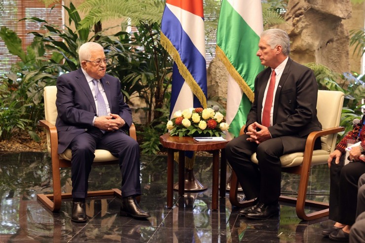 تفاصيل لقاء الرئيس عباس مع نظيره الكوبي