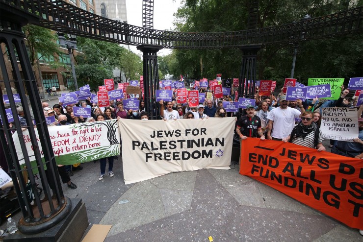 بمشاركة يهود ونشطاء سلام....تجدّد التظاهرات ضد نتنياهو في نيويورك