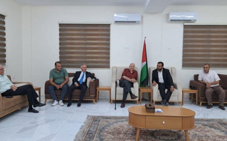 بدعوة من الفصائل.. رئيس لجنة الانتخابات المركزية حنا ناصر يصل قطاع غزة