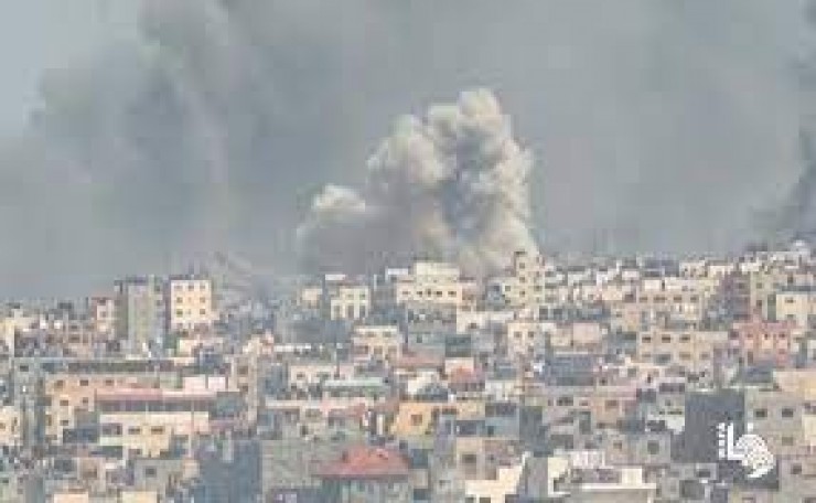 الهلال الأحمر تحذر من الأزمة الإنسانية في قطاع غزة ومواصلة استهداف الطواقم الطبية
