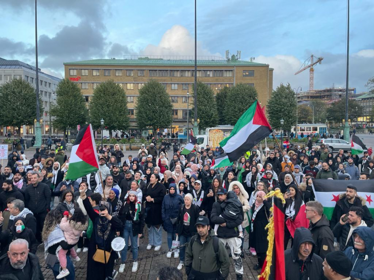 تواصل المظاهرات في السويد تنديدا بالعدوان الإسرائيلي على شعبنا